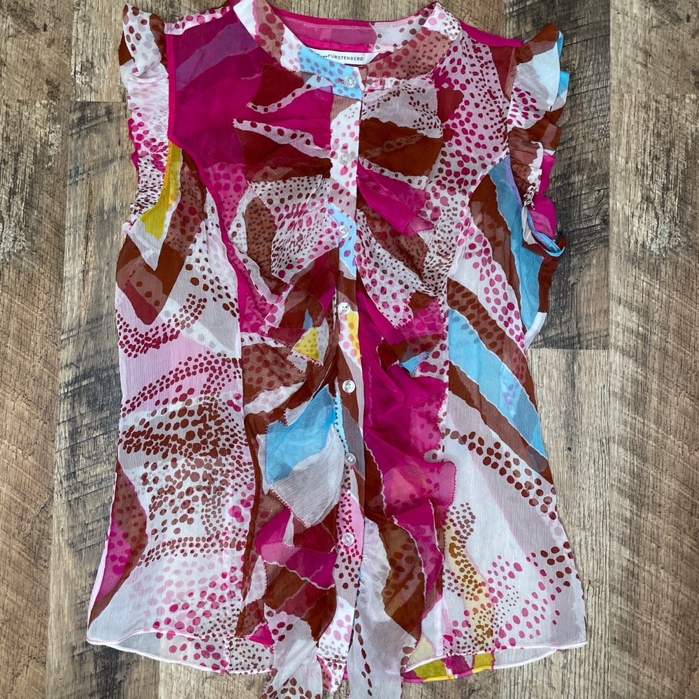 Diane Avon Furstenberg Silk Ruffle top sleeveless multi color